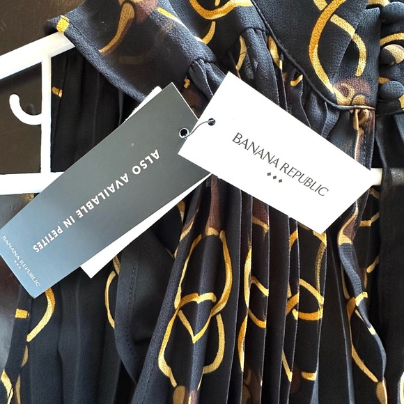 Banana Republic Black Pleated Sheath Dress w/Horsebit Design Small NWT - Picture 15 of 16